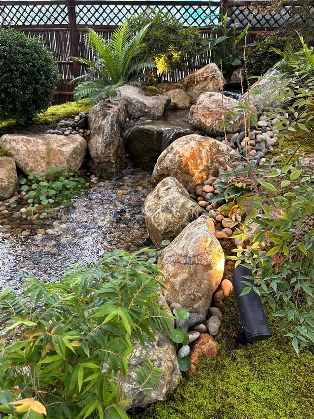 家庭假山魚池景觀